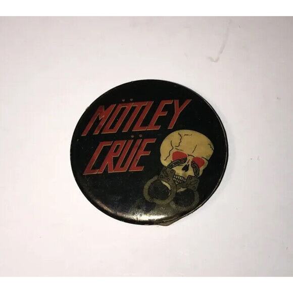 MOTLEY CRUE VINTAGE 1983 TOO FAST & SHOUT at the DEVIL ERA BUTTON SET. Real Pins - Picture 3 of 8